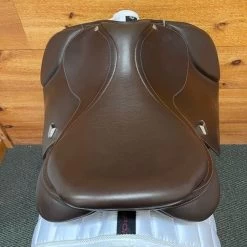 Demo - Bates Caprilli Close Contact Heritage Leather Saddle - Brown - 17.5" -Equestrian Supplies BCCCRBHCBR44 4