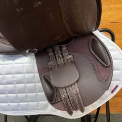 Demo - Bates Caprilli Close Contact Heritage Leather Saddle - Brown - 17.5" -Equestrian Supplies BCCCRBHCBR44 7